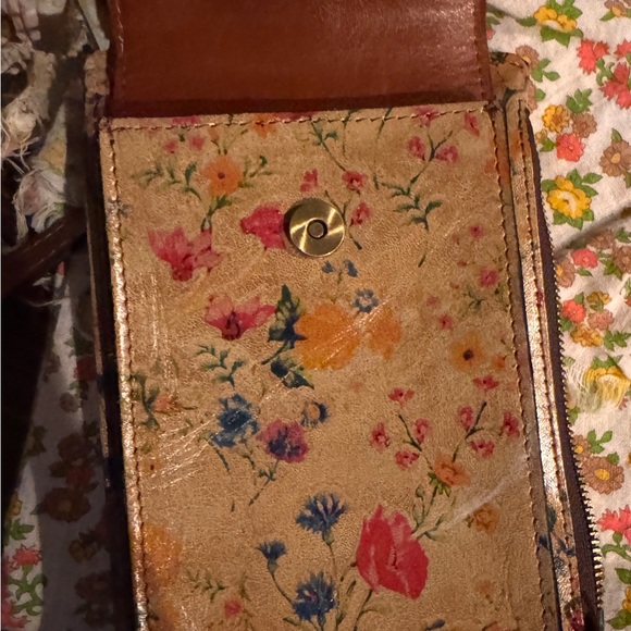 Patricia Nash Aegean Blooms Chiavella Phone Crossbody Bag - Picture 4 of 8